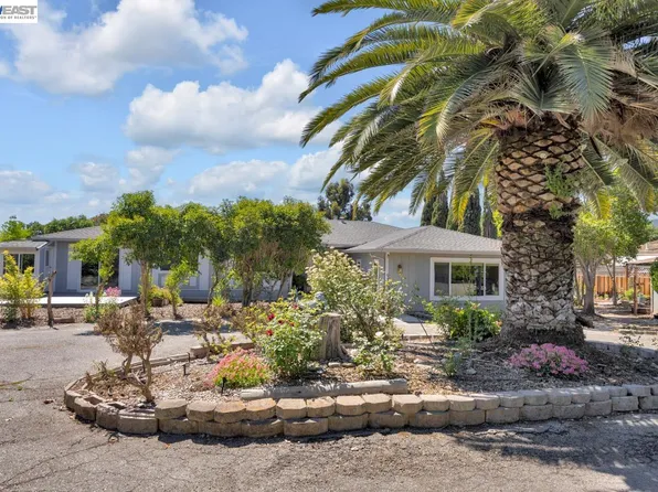 1015 Byrd Ln, Pleasanton, CA 94566