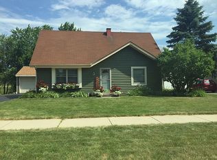 182 Chestnut Ridge Dr, Hartland, WI 53029