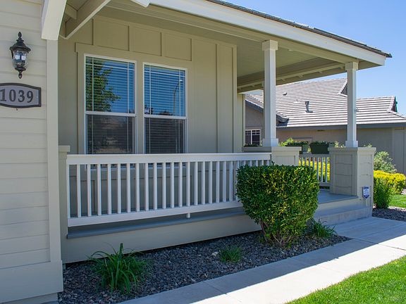 2nd image of 1039 Harbor Town Cir