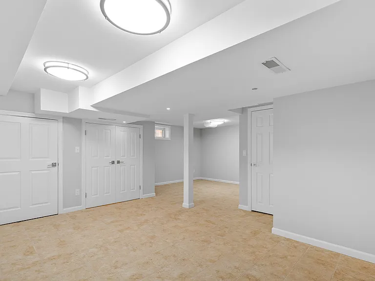 36 Ocean Dr E — Photo 19