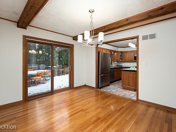 5th image of 6724 Meadowcrest Dr