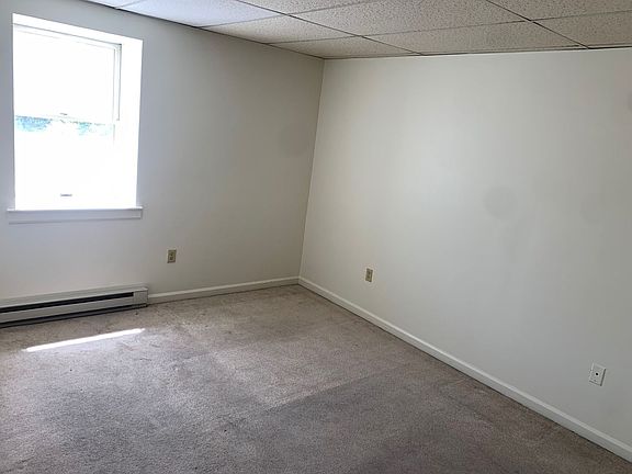 5th image of 260 W 2nd St