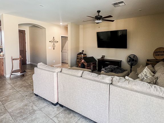 4th image of 10166 E 39th Way