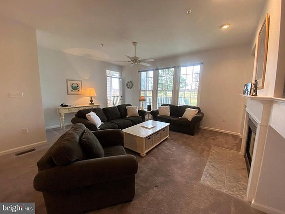 4th image of 53 E Willow Oak Ave #53E