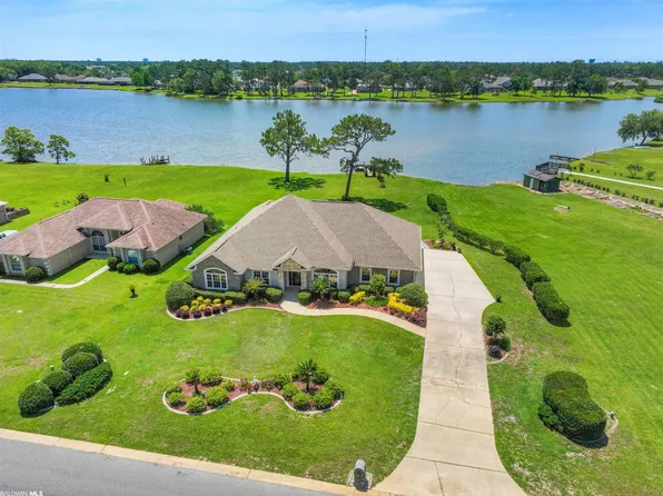 9406 Lakeview Dr, Foley, AL 36535