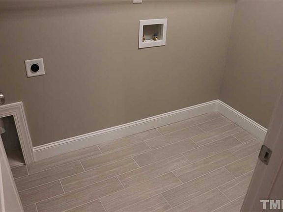 3rd image of 204 Willowbend Ln