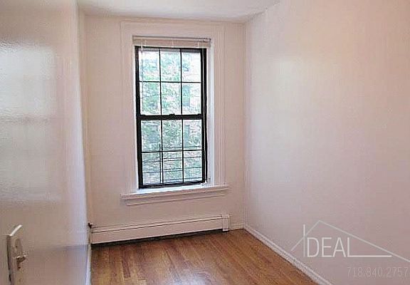 3rd image of 938 Pacific St #2