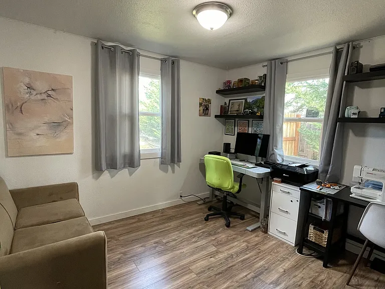 910 Valley View Dr — Photo 11