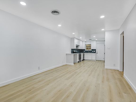 4th image of 3105 Glen Ora St #4
