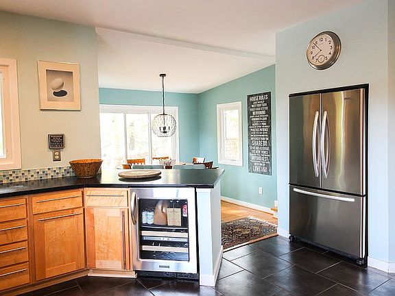 4th image of 4805 Bristol Cir