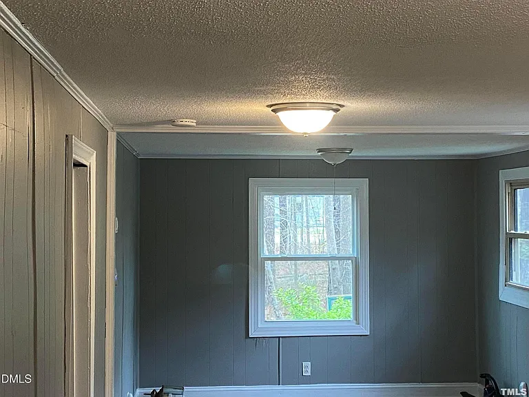 171 W Holly Springs Rd — Photo 13