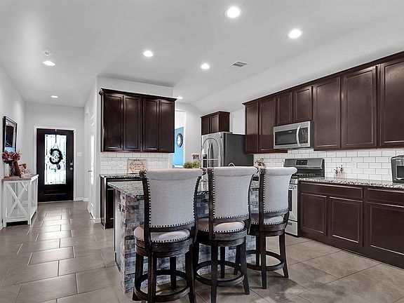 3rd image of 18215 Banfield Summit Court
