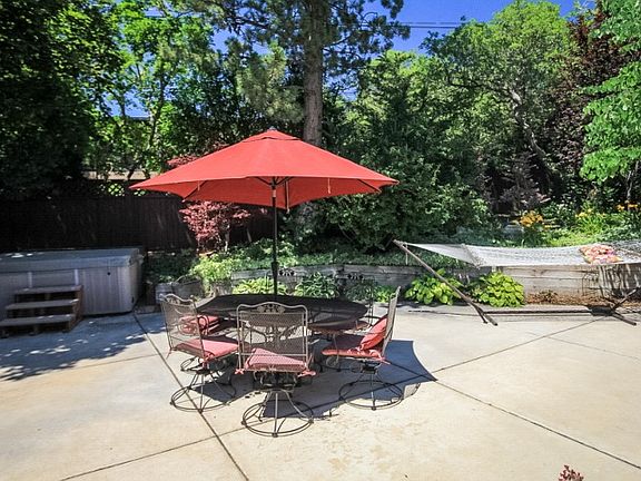 2nd image of 2885 E Live Oak Cir