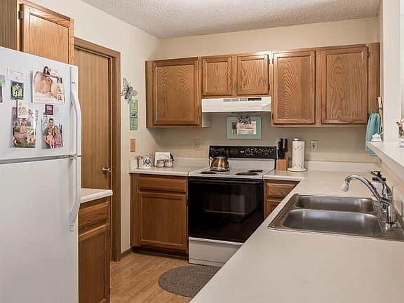 5th image of 1166 Creekview Ct