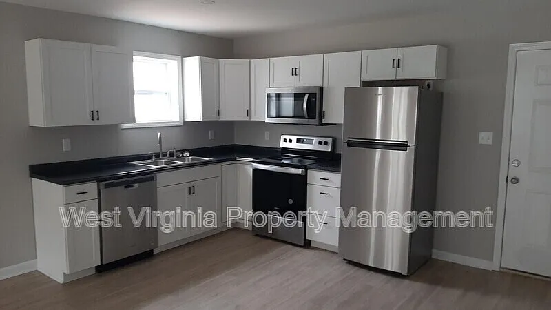 2 bed, 1.0 bath, $1,195 — Photo 2