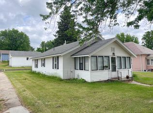 402 S Clark St, Bassett, NE 68714