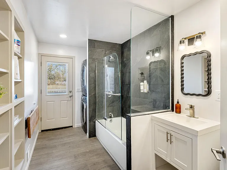3261 Schoolhouse Dr — Photo 16