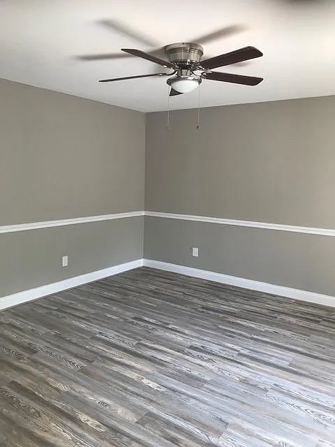 124 Peacock St — Photo 2