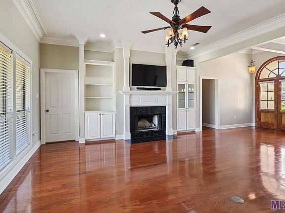 5th image of 15140 Bluffwood Cir