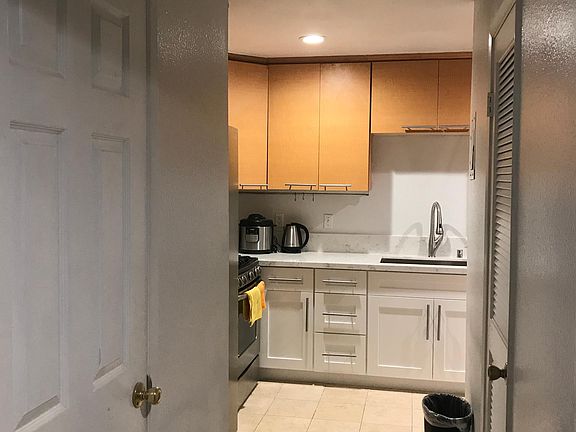 4th image of 1040 Golden Springs Dr Unit A