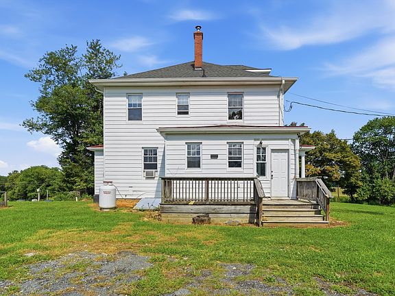 2nd image of 22422 Whites Ferry Rd