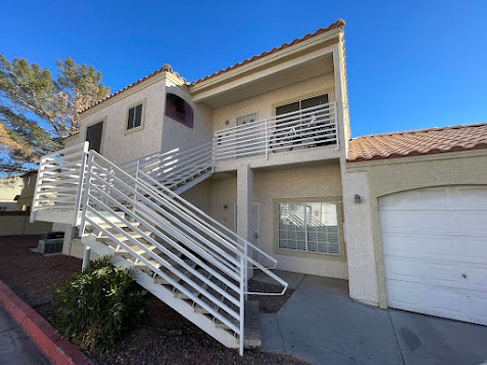 1st image of 1900 N Torrey Pines Dr Unit 105