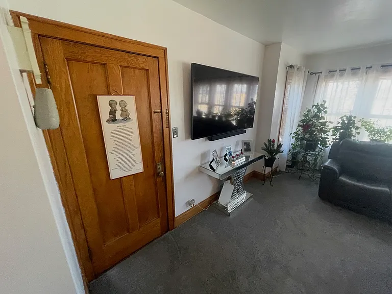 5105 W Roscoe St #2 — Photo 7