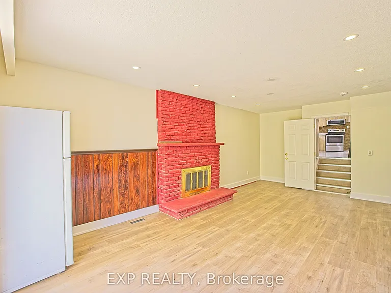 4 Fallway Rd #UPPER — Photo 25