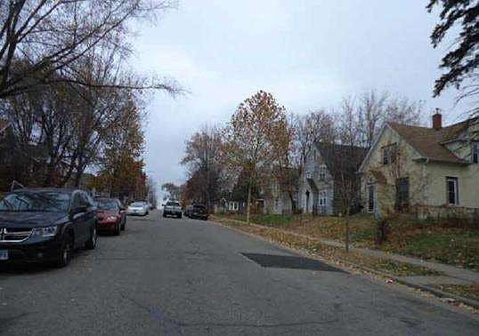 5th image of 3422 Bryant Ave N