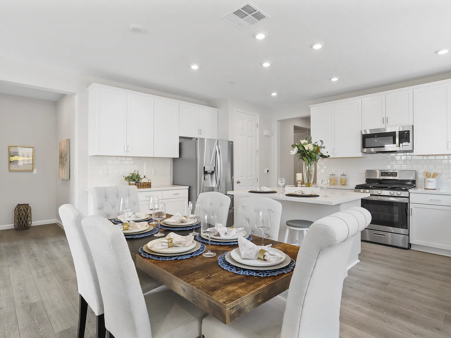 4 bed, 1729 sqft, $3,150 — Photo 3