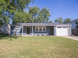 1721 Renfrew Dr, South Bend, IN 46614