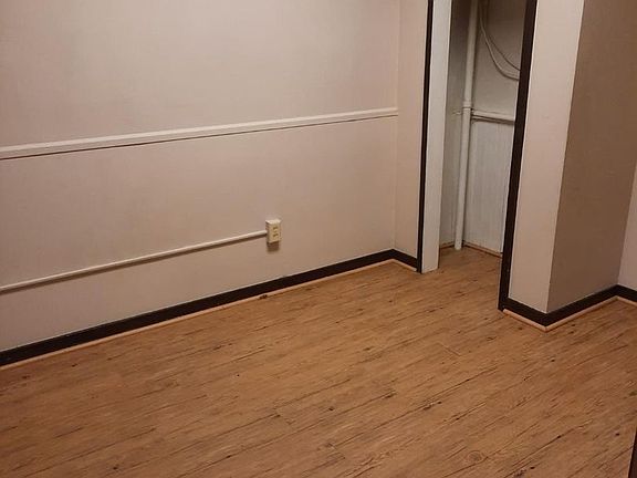 2nd image of 144 E Kentucky St #9