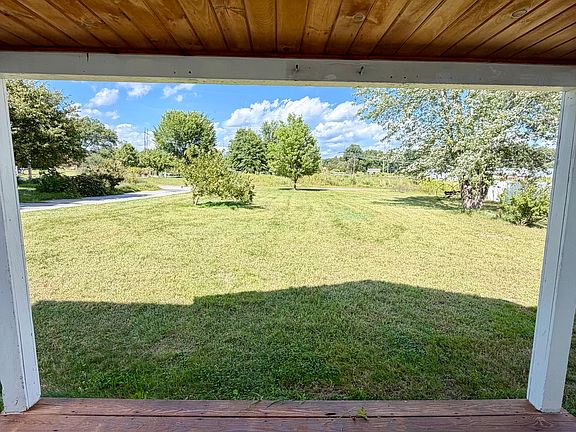 2nd image of 170 Robin Hill Rd