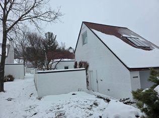 1028 Scott Pl, Ann Arbor, MI 48105