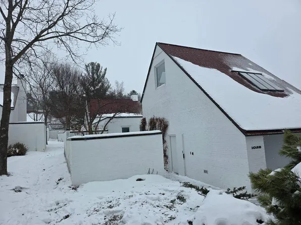 1028 Scott Pl, Ann Arbor, MI 48105