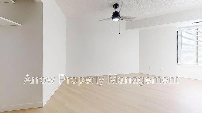 3 bed, 2.0 bath, 1302 sqft, $1,295 — Photo 2
