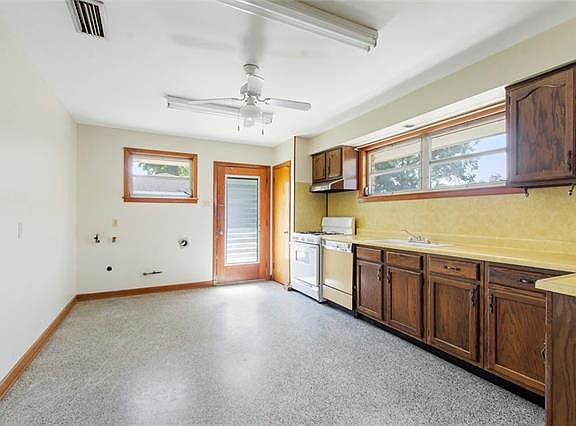 5th image of 3823 General Meyer Ave