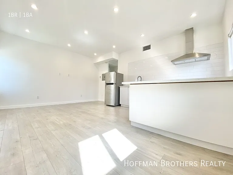 2508 London St — Photo 4