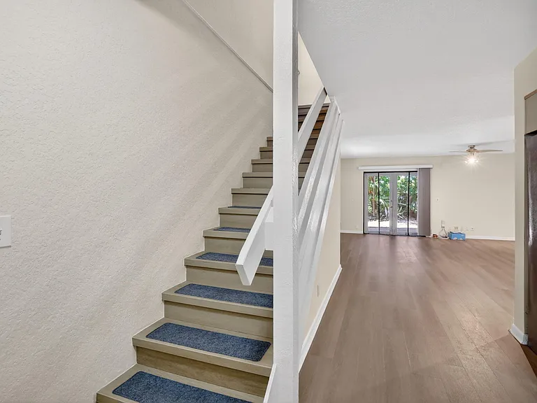2520 Van Buren St #4 — Photo 1