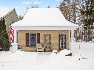 1015 Moreland St, Grand Haven, MI 49417