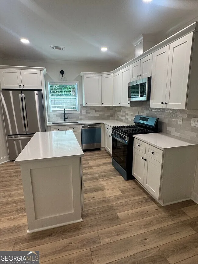 2 bed, 1.5 bath, $2,300 — Photo 2