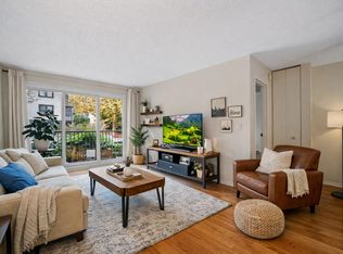 2033 Triumph St #229, Vancouver, BC