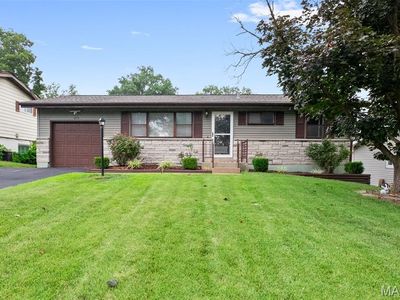 215 Martigney Dr, Saint Louis, MO, 63129