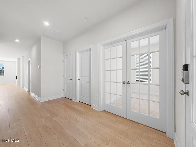 7418 Linda Vista Ln — Photo 5