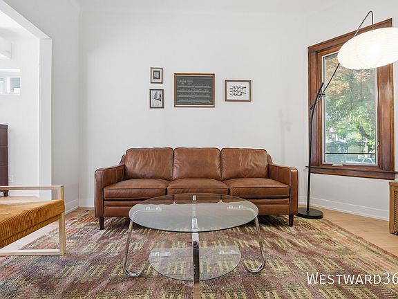 5th image of 4037 N Hamlin Ave #1