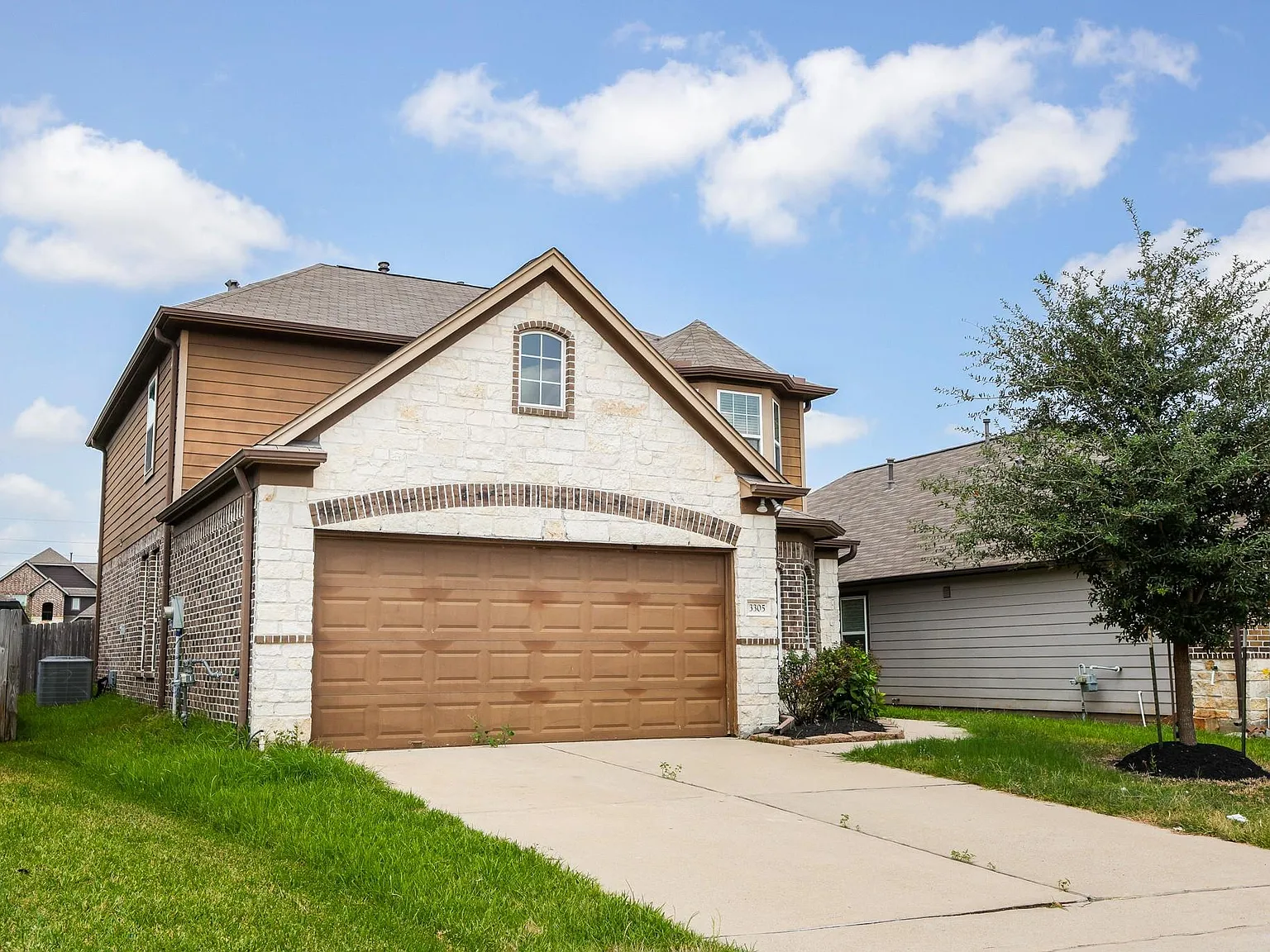 4 bed, 3.0 bath, 2512 sqft, $2,500 — Photo 2