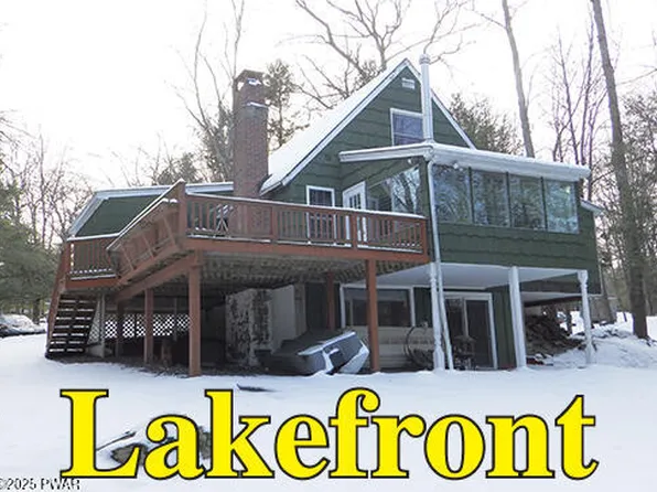 153 Mountain Lake Dr, Dingmans Ferry, PA 18328