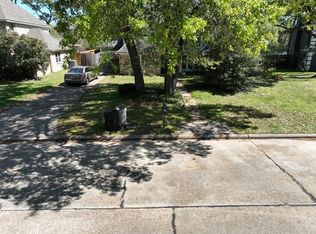 18006 Bambriar Dr, Houston, TX 77090