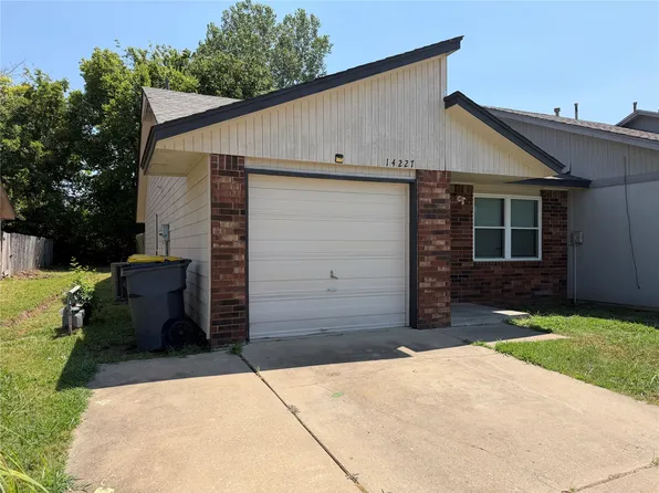 14227 S Hickory Pl E, Glenpool, OK 74033