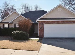 5027 W New Bridge Rd, Fayetteville, AR 72704